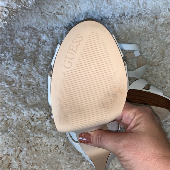 Guess white heel wood platform sandals - Picture 8 of 8